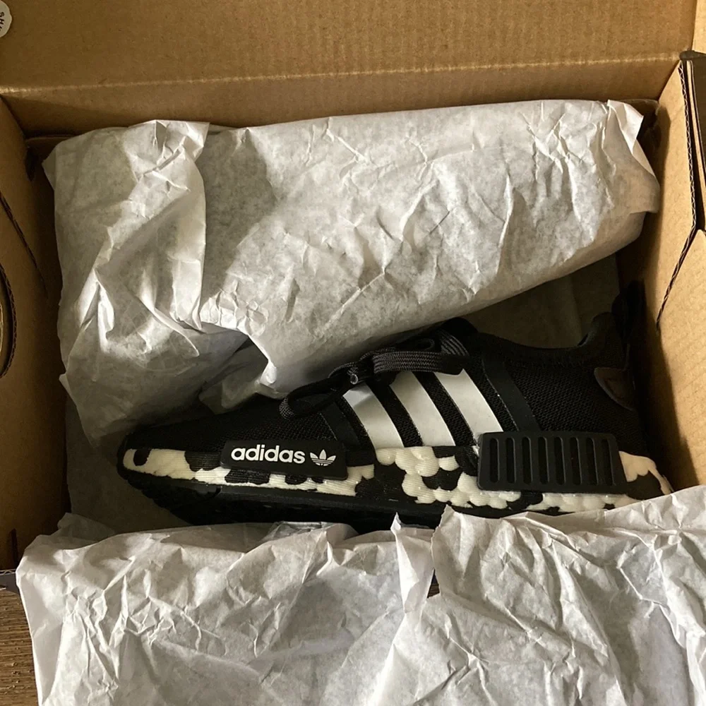 Adidas Originals NMD R1 Casual Shoes (Boys)